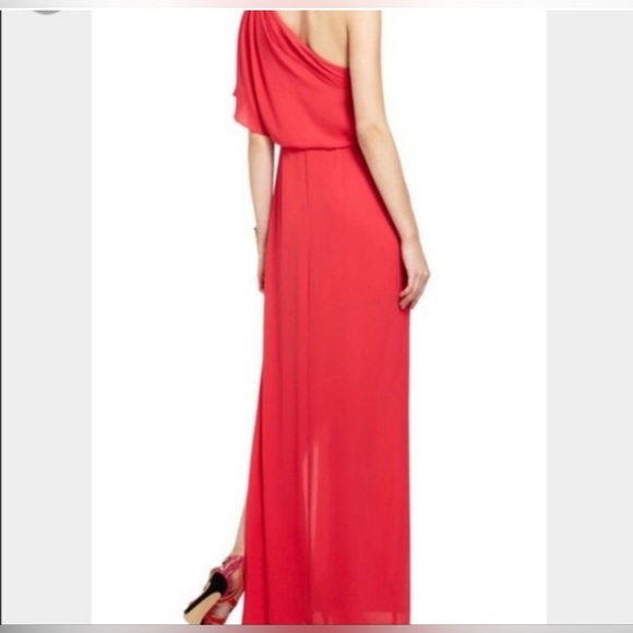 NWT BCBGMAXAZRIA Kendal Lipstick Red one shoulder draped gown. Size 0 - Picture 2 of 3
